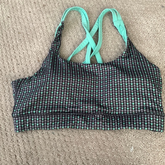 Strappy GapFit sports bra - Picture 1 of 3